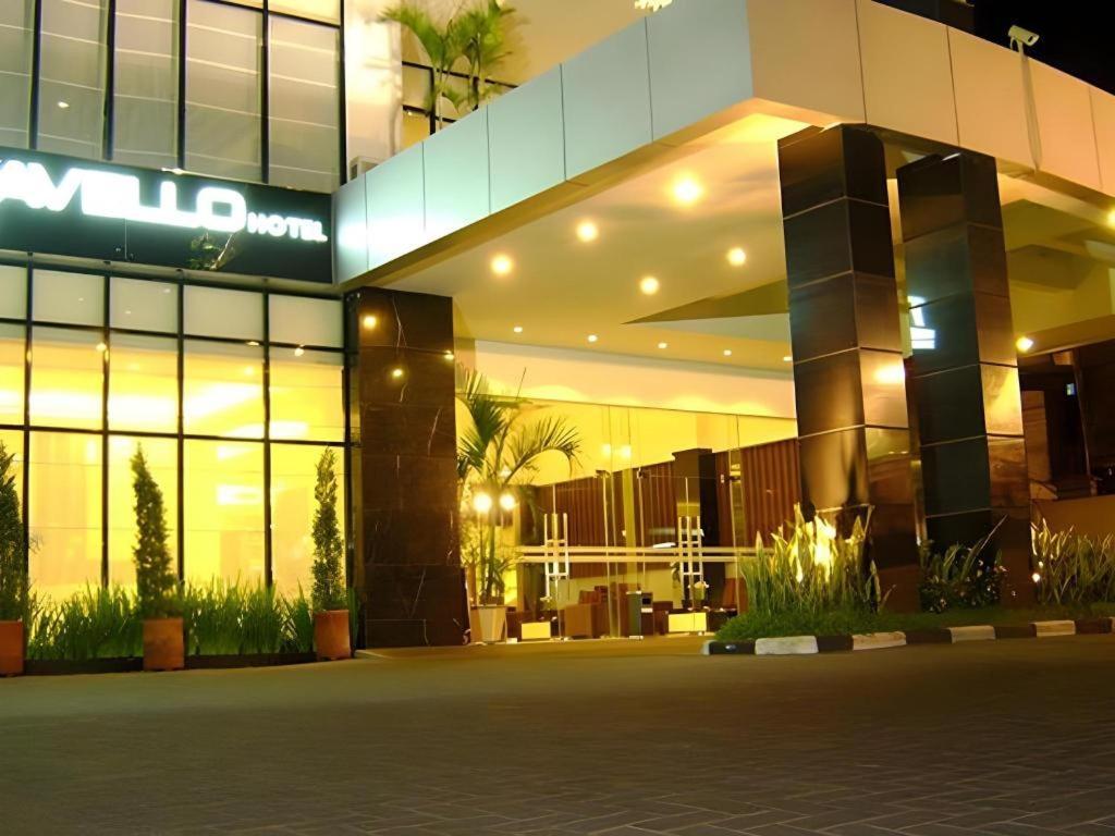 Travello Hotel Манадо Екстер'єр фото