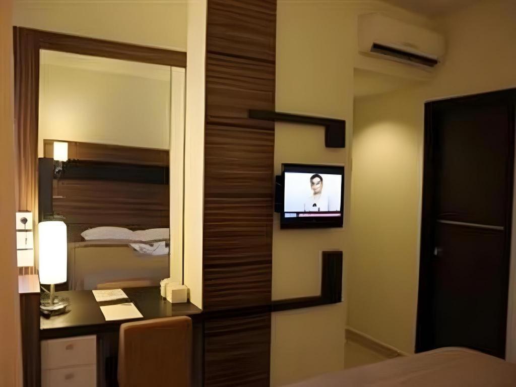 Travello Hotel Манадо Екстер'єр фото