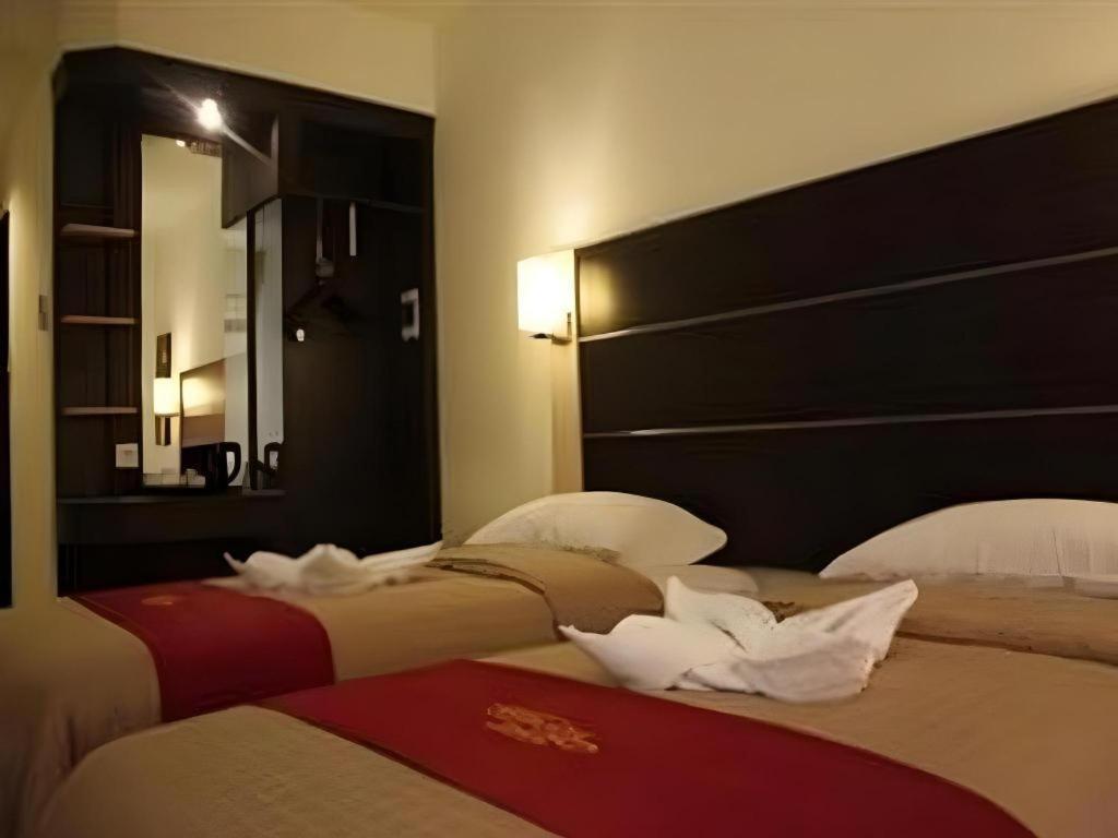 Travello Hotel Манадо Екстер'єр фото