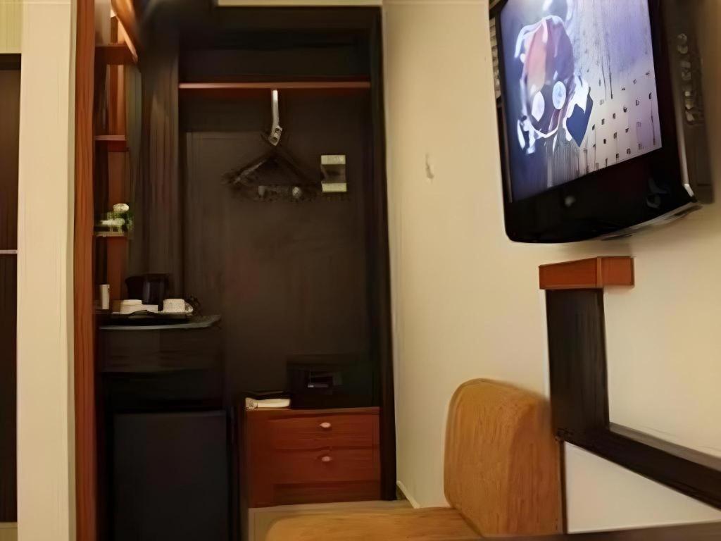 Travello Hotel Манадо Екстер'єр фото