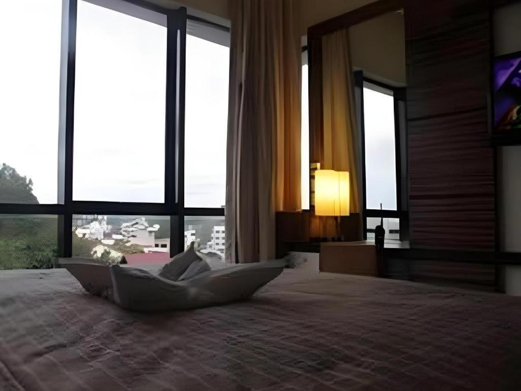 Travello Hotel Манадо Екстер'єр фото
