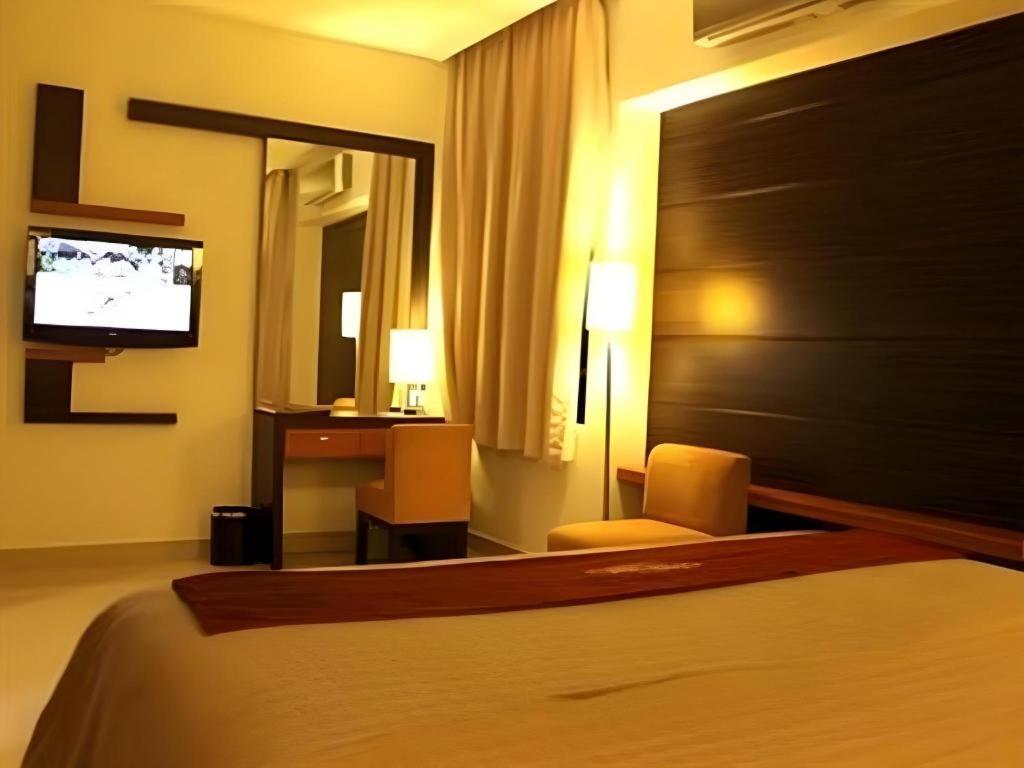 Travello Hotel Манадо Екстер'єр фото