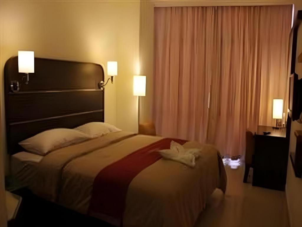 Travello Hotel Манадо Екстер'єр фото