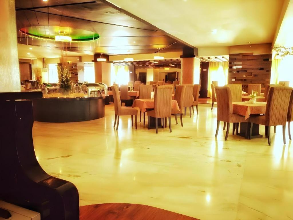 Travello Hotel Манадо Екстер'єр фото