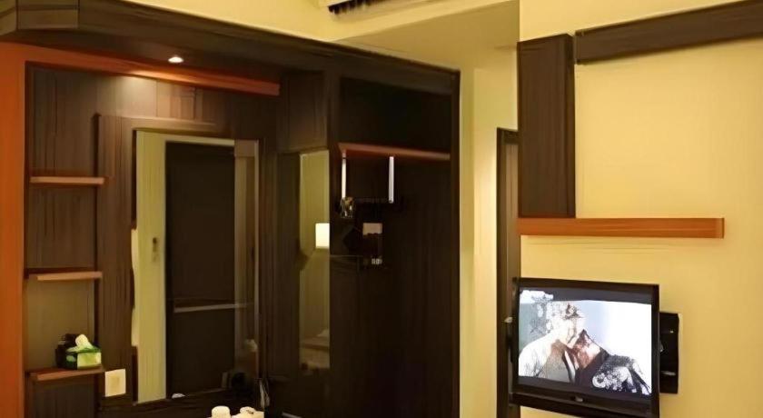 Travello Hotel Манадо Екстер'єр фото